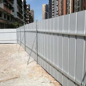 Colored steel fencing for construction sites: a practical, beautiful and economical choice